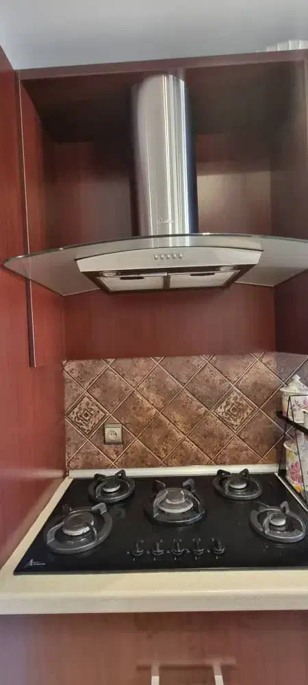 کابینت دست دوم همراه با اجاق گاز و هود|جاکفشی، کمد، دراور|تهران, فلسطین (میدان انقلاب)|دیوار