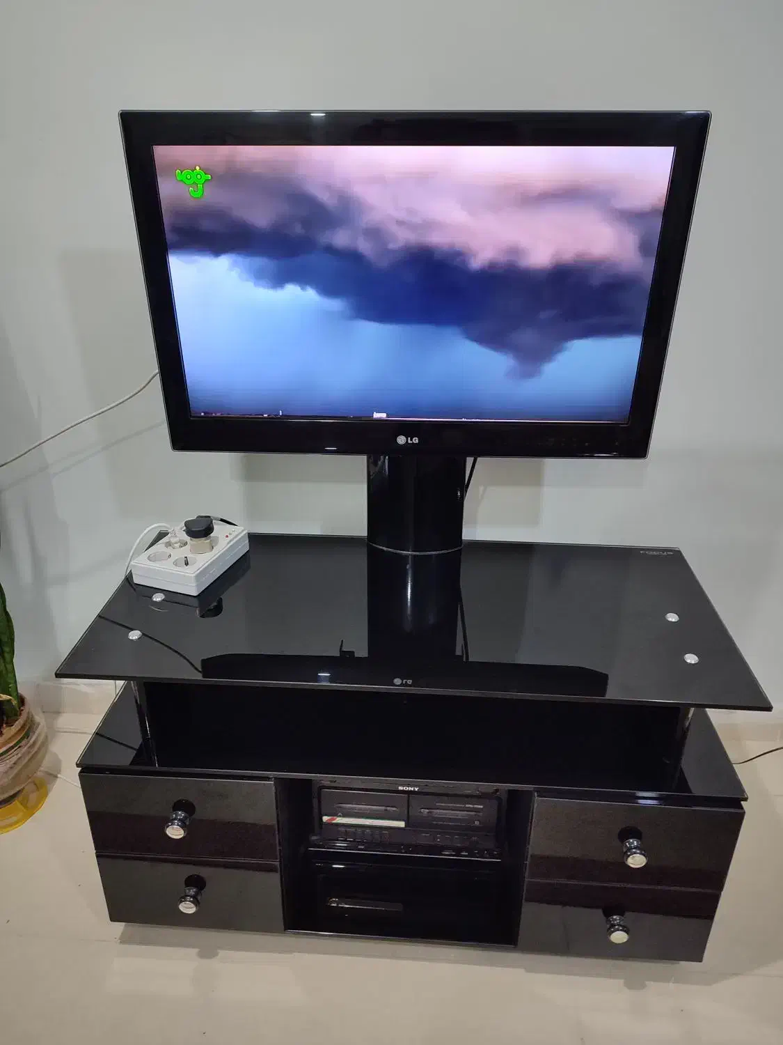 تلویزیون ال ای دی ال جی ۳۲ اینچ|تلویزیون و پروژکتور|ایلام, |دیوار