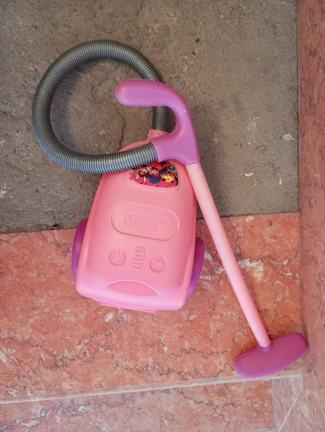 اسباب بازی|اسباب‌بازی بچه|سقز, |دیوار