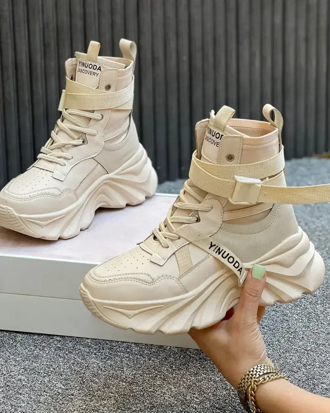 کتونی ساقدار|کیف، کفش، کمربند|شوشتر, |دیوار