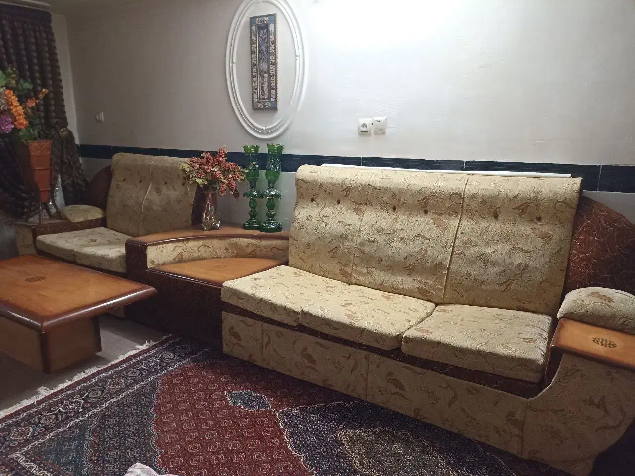 مبل ۸نفره سالم|مبلمان خانگی و میز عسلی|بهار, |دیوار