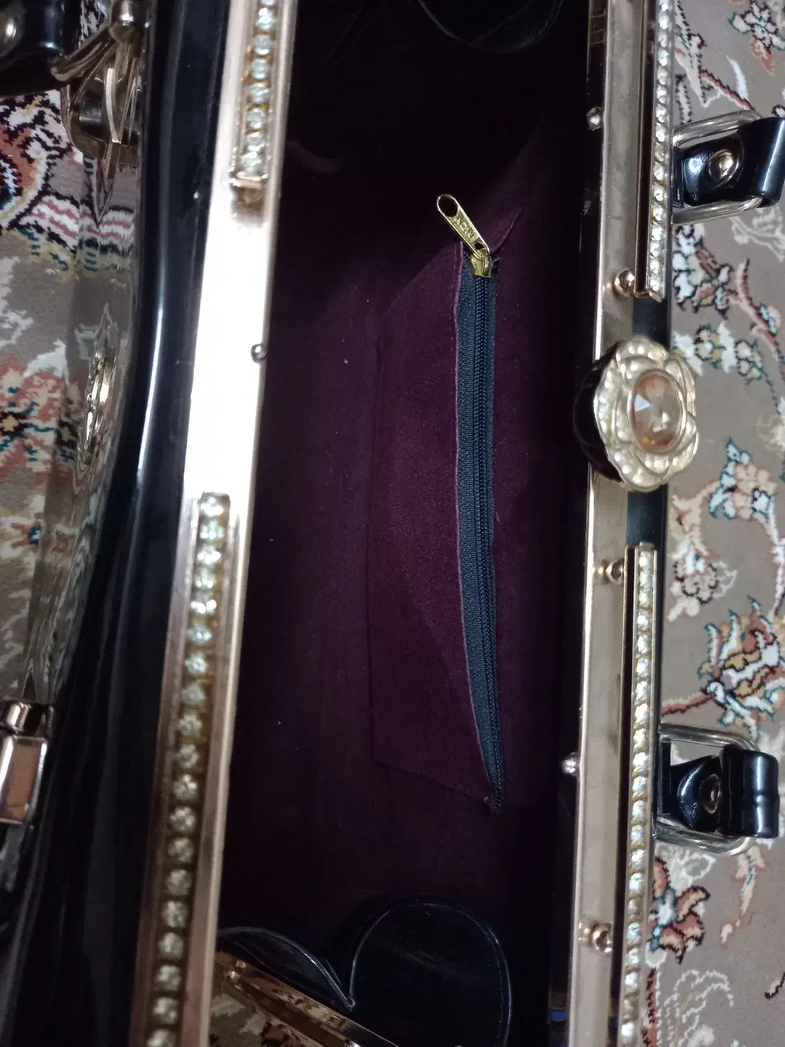 کیف مجلسی|کیف، کفش، کمربند|اراک, |دیوار