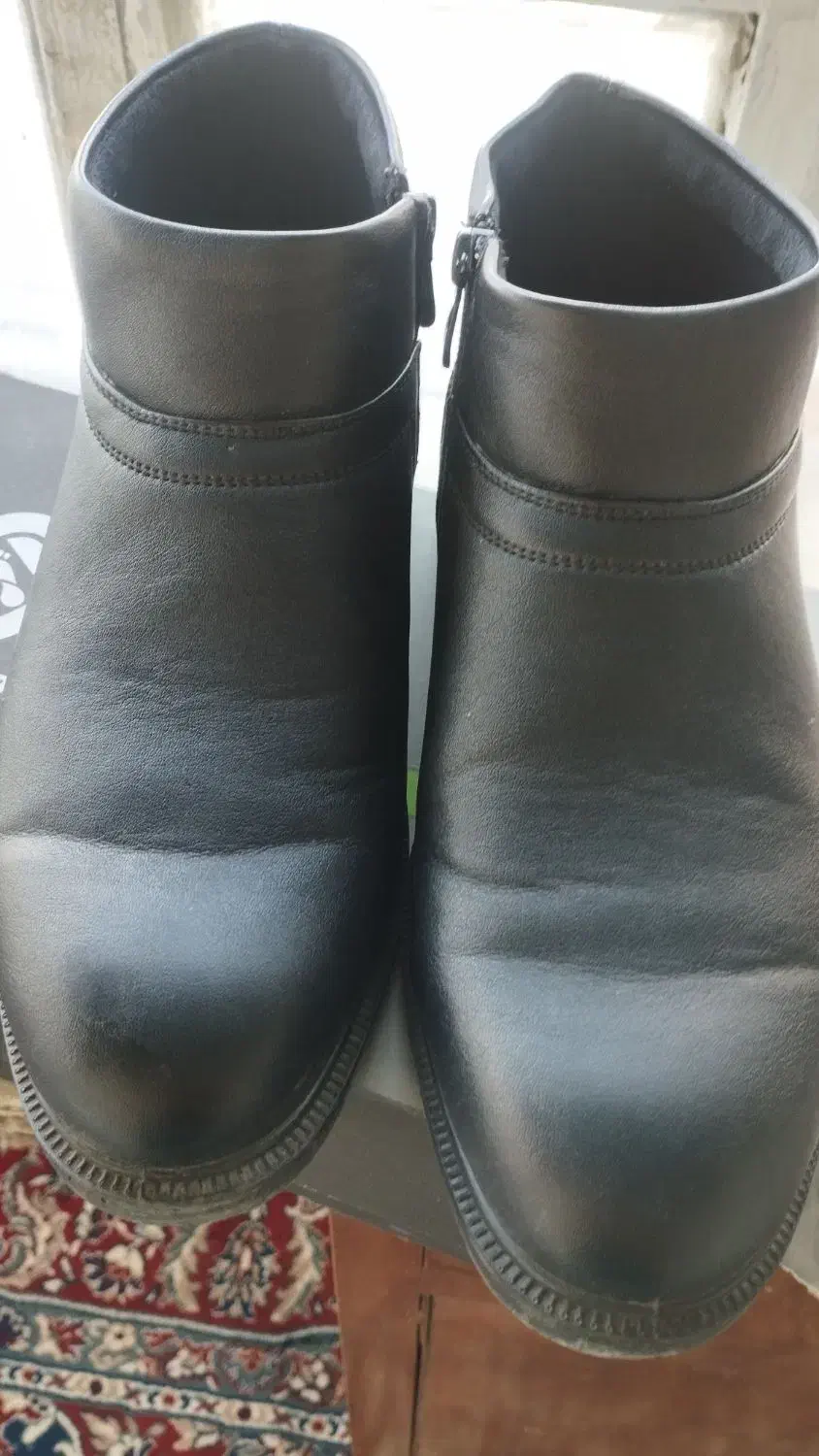 کفش نیم بوت چرم|کیف، کفش، کمربند|قروه, |دیوار