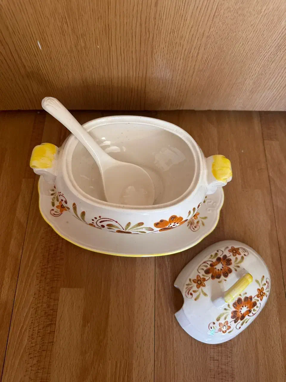 سوپ خوری کوچک قدیمی  عتیقه|کلکسیون اشیاء عتیقه|تهران, دروس|دیوار