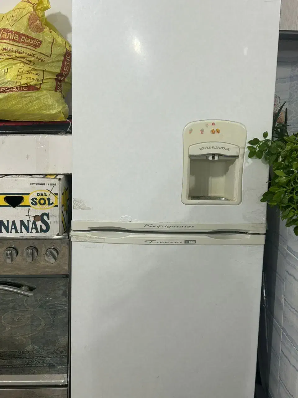 یخچال فریزر ایسان ۸تومن  گاز ۵شعله طرح فر|یخچال و فریزر|کرج, کلاک بالا|دیوار