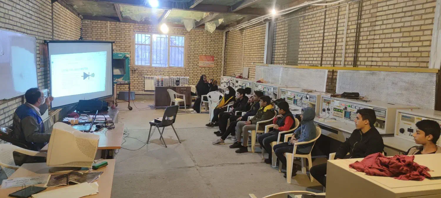 آموزش رباتیک و هوش مصنوعی ویژه دانشآموزان|خدمات آموزشی|گناباد, |دیوار