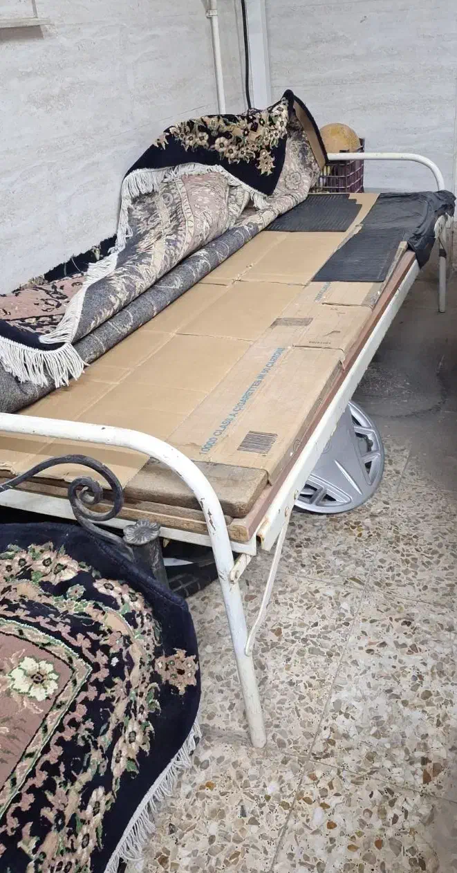 تخت اهنی محکم|تخت و سرویس خواب|اهواز, فاز ۱ پادادشهر|دیوار