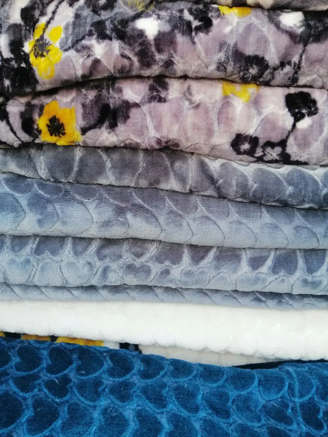 پتو گلب جسته ساده وگلدار|رختخواب، بالش، پتو|سمنان, |دیوار