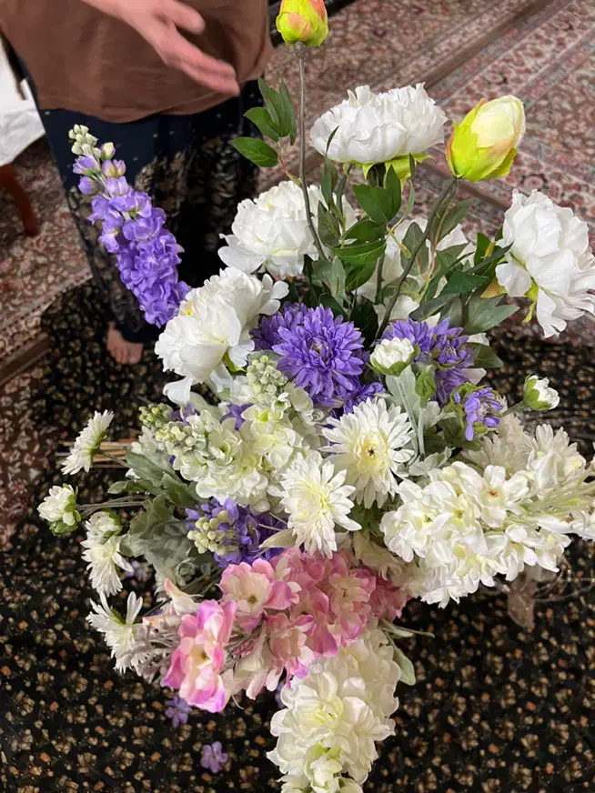 تعدادی گل|گل مصنوعی|کرج, گوهردشت|دیوار