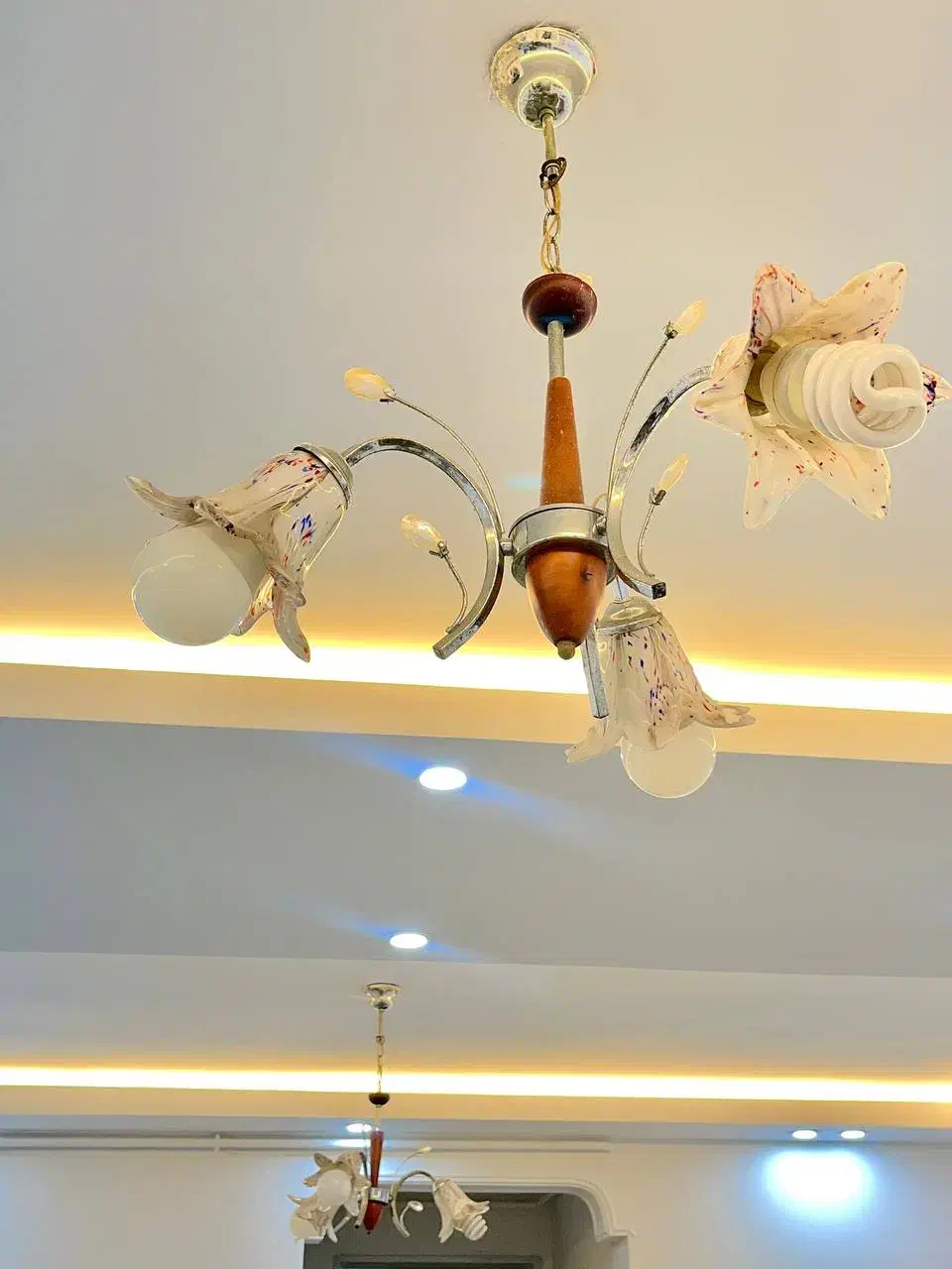 لوستر|لوستر و چراغ آویز|صومعهسرا, |دیوار