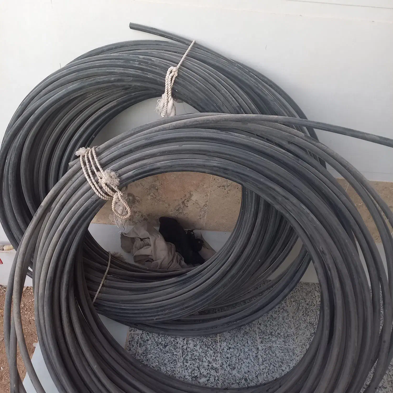 لوله پلی اتیلن ۲۰ حدود ۳۰۰متر زیر قیمت بازار|مصالح و تجهیزات ساختمان|طبس, |دیوار