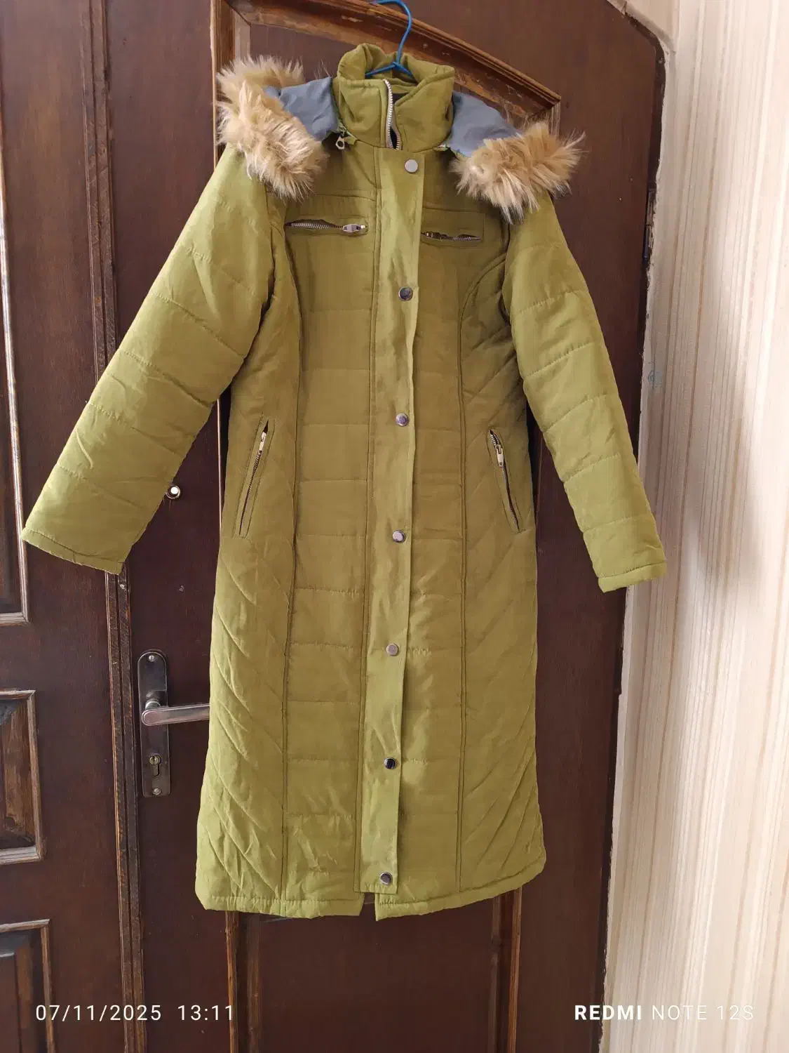 کاپشن خارجی|لباس|مشهد, هنرور|دیوار