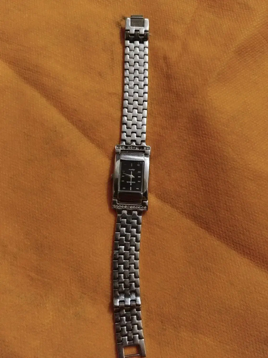 ساعت مچی زنانه|ساعت|قرچک, میرزائی جنوبی|دیوار