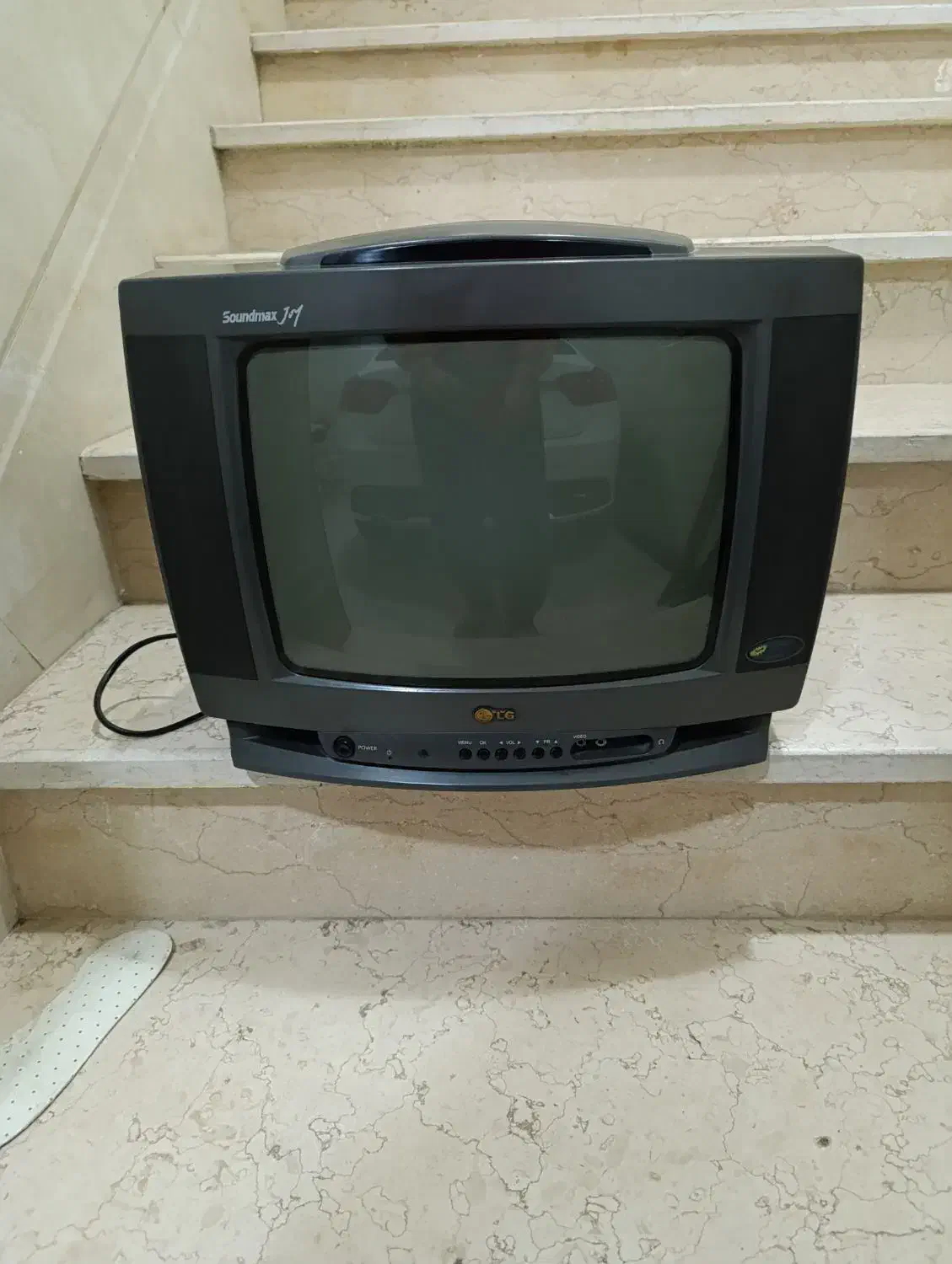 تلوزیون ال جی رنگی سالم تمیز|تلویزیون و پروژکتور|قم, محمد آباد|دیوار