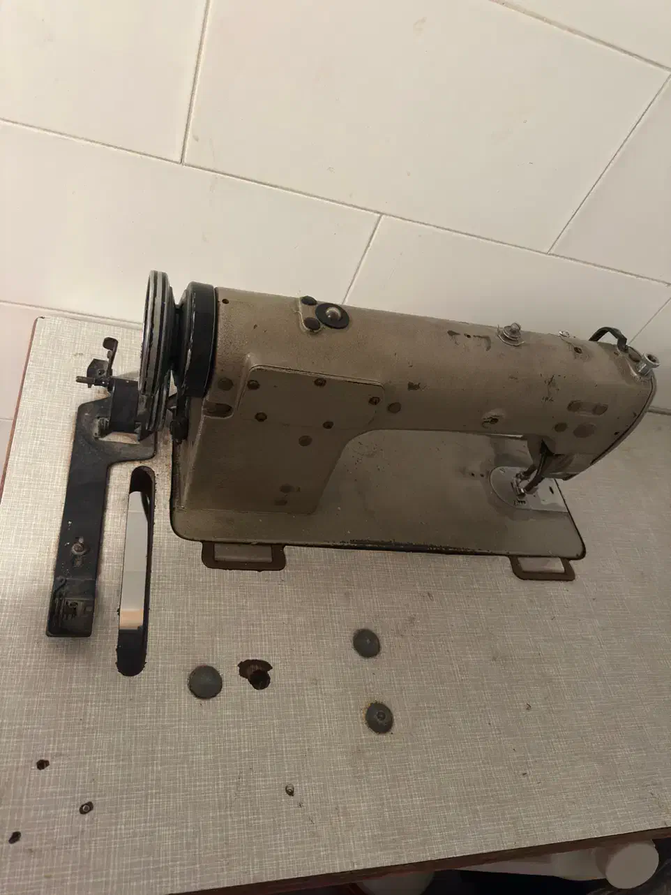 چرخ خیاطی راسته|چرخ خیاطی و ریسندگی|یزد, |دیوار