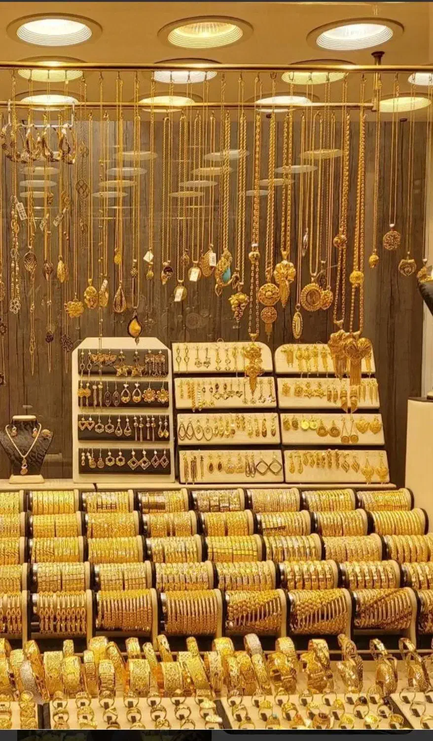 مغازه ۱۲متری چهار راه امام طلافروشی رهن واجاره|اجارهٔ مغازه و غرفه|نیشابور, فردوسی جنوبی|دیوار