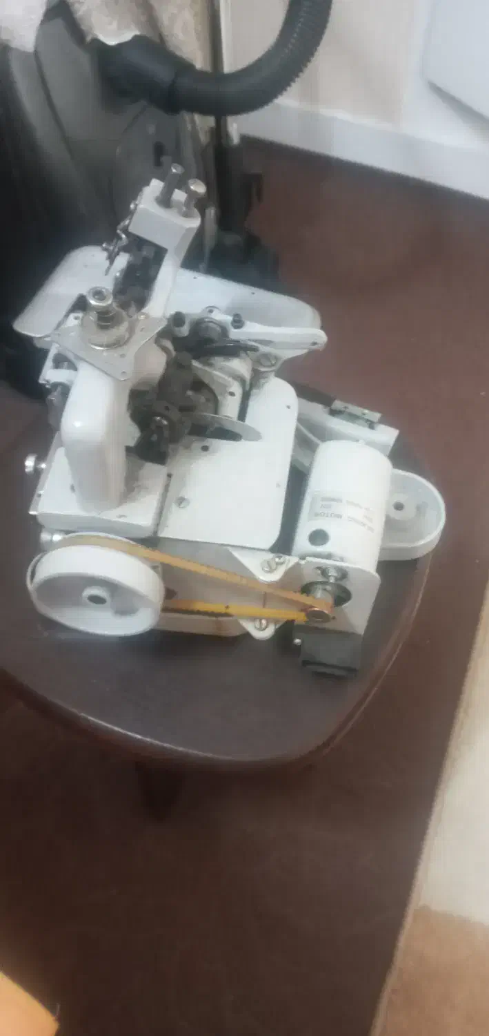 سردوز۳نخ مارک پروانه دست دوم نیازبه سرویس باکارتن|چرخ خیاطی و ریسندگی|تهران, شهر زیبا|دیوار