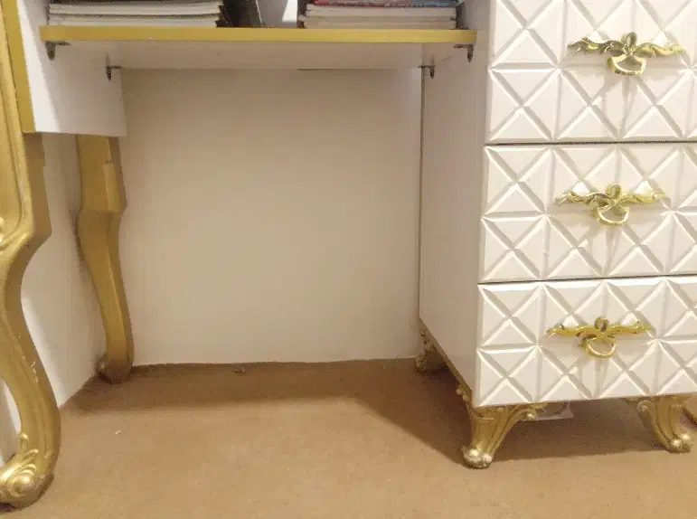 میز در حد نو|میز تحریر و کامپیوتر|قم, باغ کرباسی|دیوار