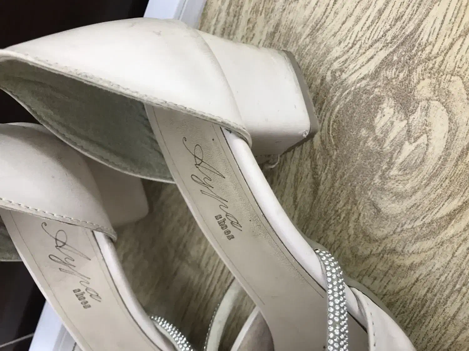 کفش مجلسی|کیف، کفش، کمربند|شاهین دژ, |دیوار