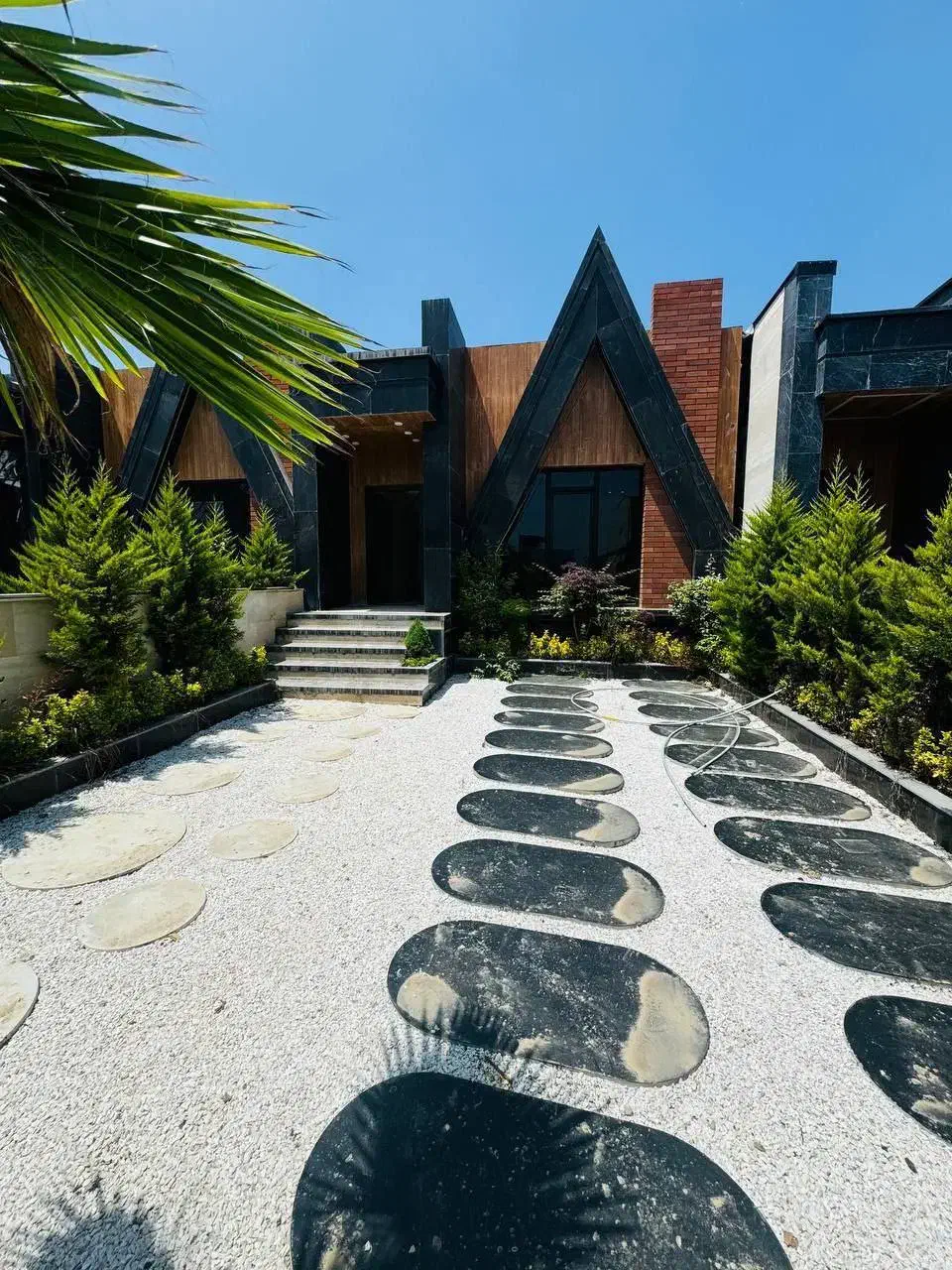 ویلا مدرن نوساز شهرک خصوصی سنددار|فروش خانه و ویلا|امامزاده عبدالله, |دیوار