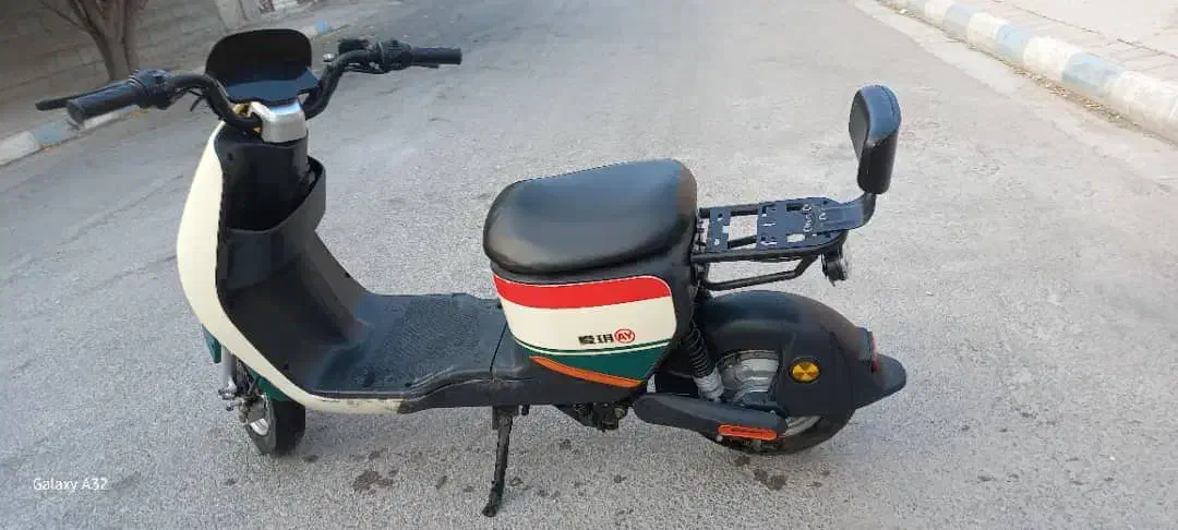 موتور برقی اصلی خارجی|موتورسیکلت|بندرعباس, |دیوار