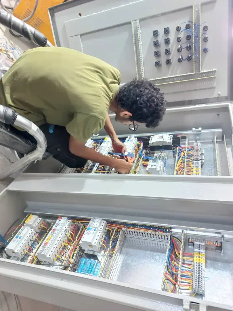 استخدام کار آموز مونتاژکار برق صنعتی تابلوسازی برق|استخدام صنعتی، فنی، مهندسی|اسلام‌شهر, ده عباس|دیوار