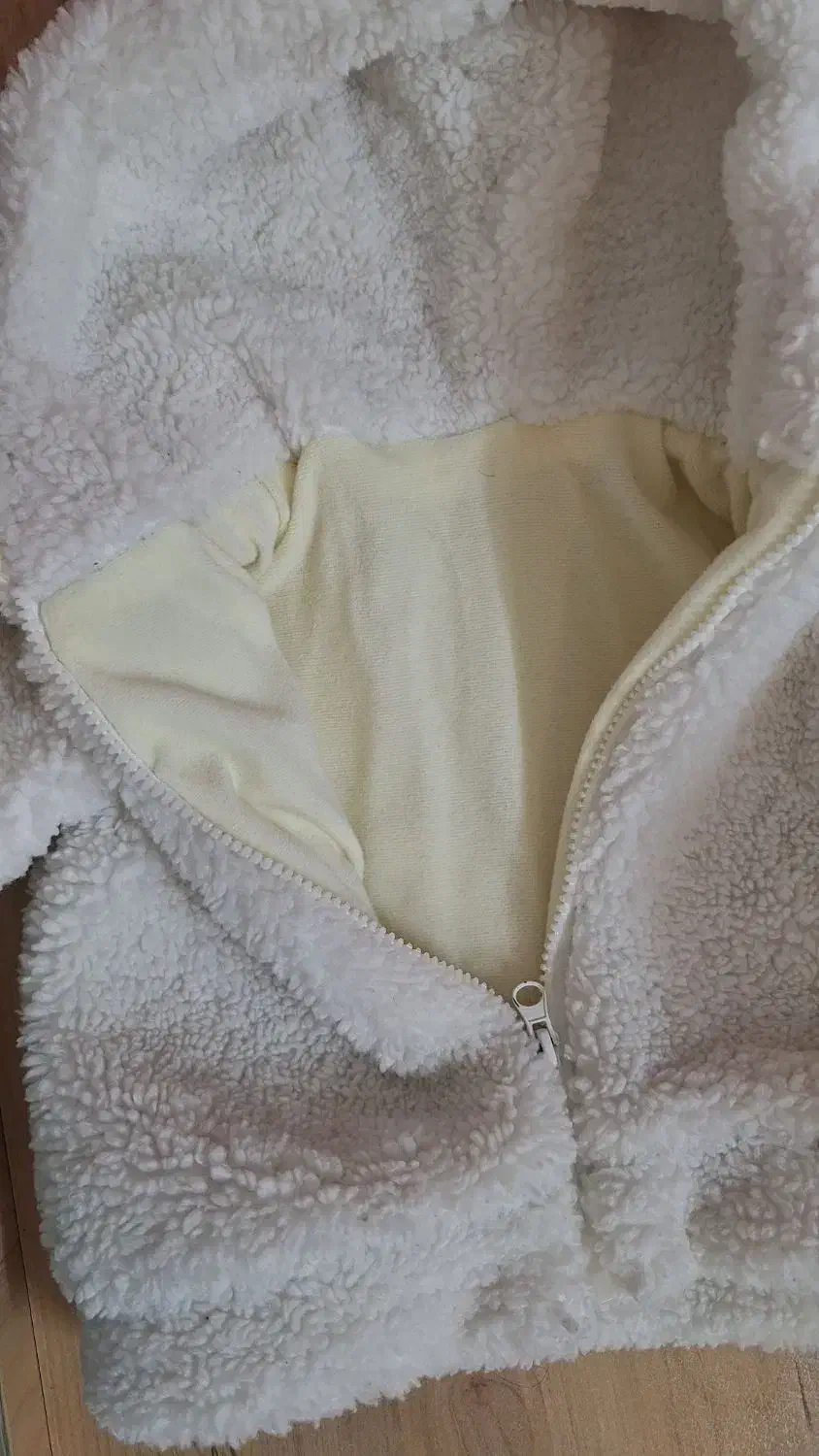 لباس بچگانه|کفش و لباس بچه|ری, علایین|دیوار