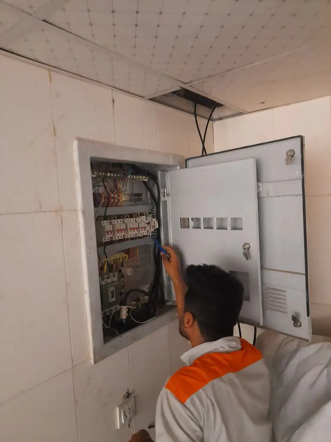 برق صنعتی برقکار لوله کشی جوشکاری رنگکاری نصب کولر|خدمات پیشه و مهارت|بندر کنگان, |دیوار