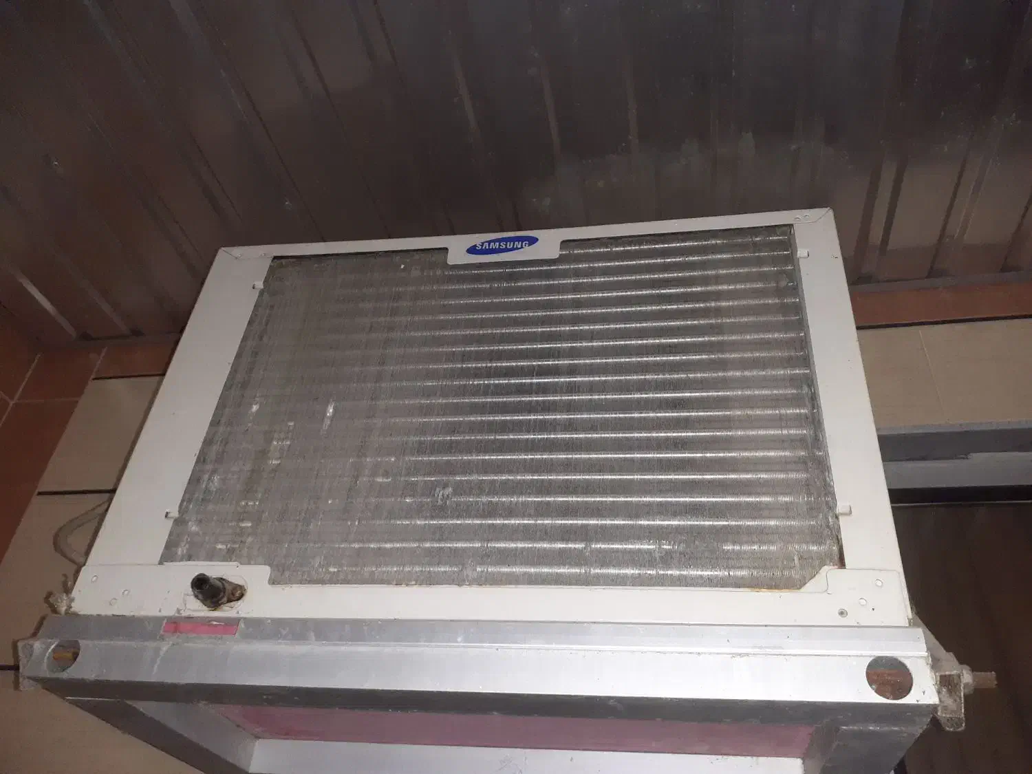 کولر پنجره ای سالم همراه جاکولری المینیوم رو پنجره|کولر گازی و فنکوئل|کردکوی, |دیوار