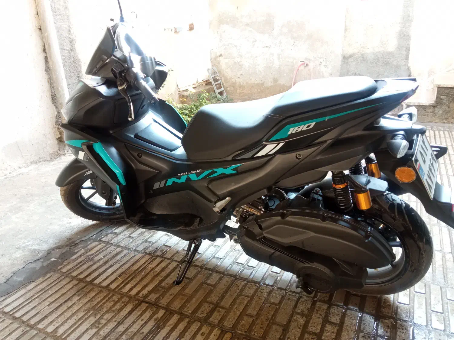 موتور اسکوتر180 کبیر آب خنک در حد صفر|موتورسیکلت|کنگاور, |دیوار