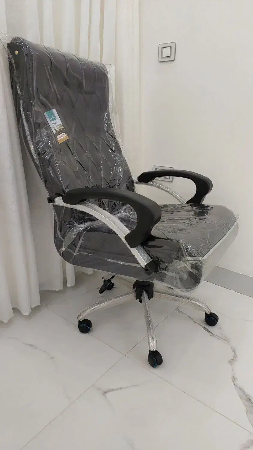 صندلی چرخ دار|صندلی و نیمکت|بانه, |دیوار