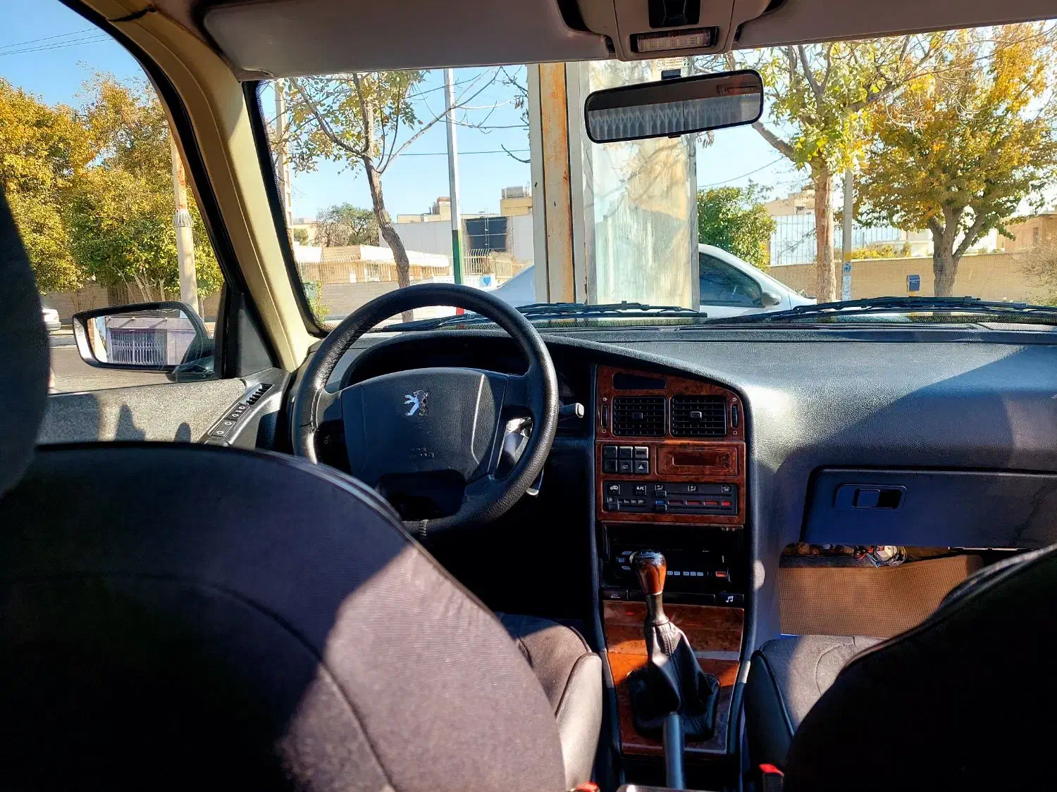 پژو پارس دوگانه سوز کارخانه مدل ۱۳۹۲|خودرو سواری و وانت|شیراز, شهرک پرواز|دیوار