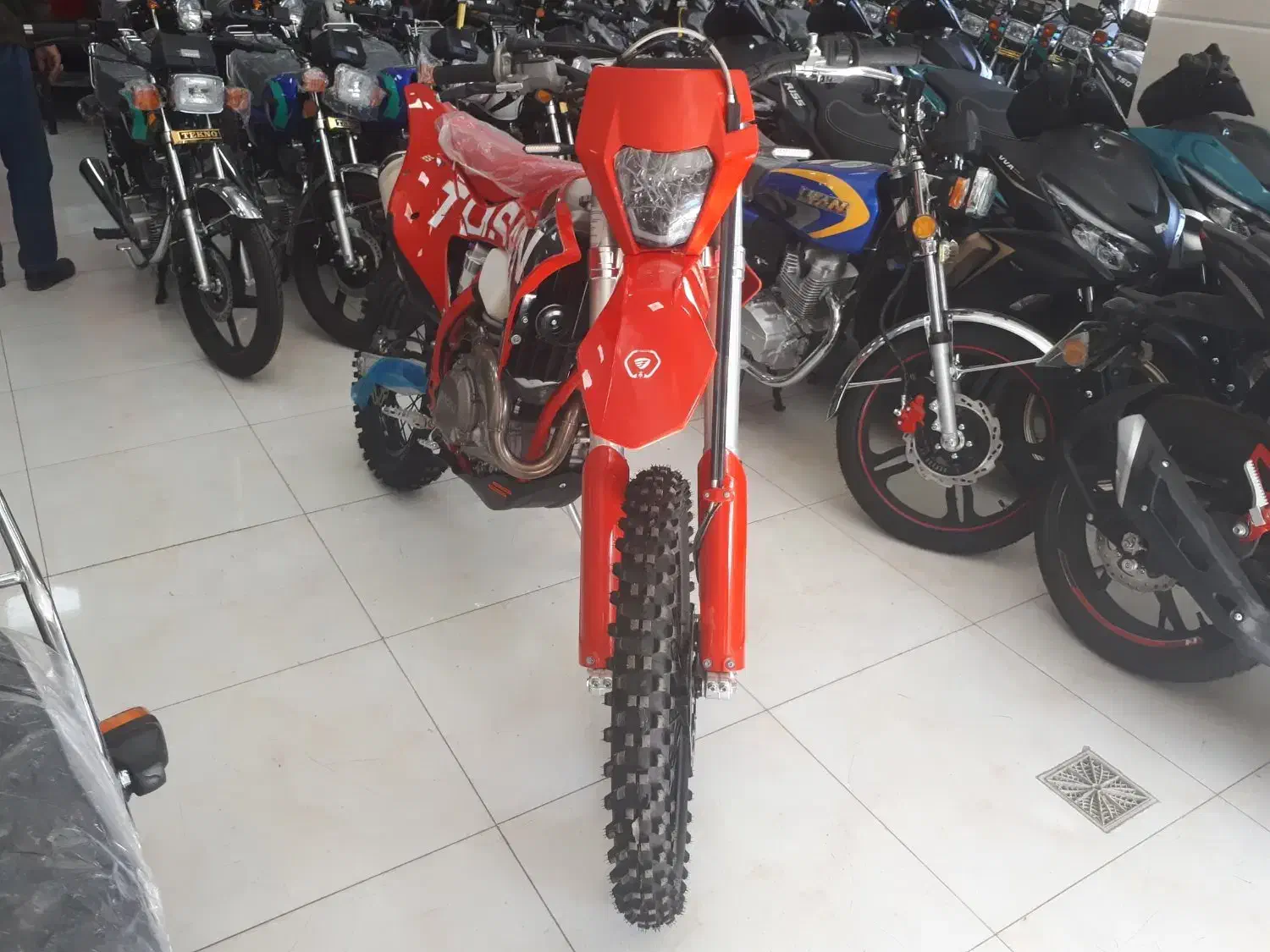 کراس طرح گس گس 250 سند دار|موتورسیکلت|بیجار, |دیوار