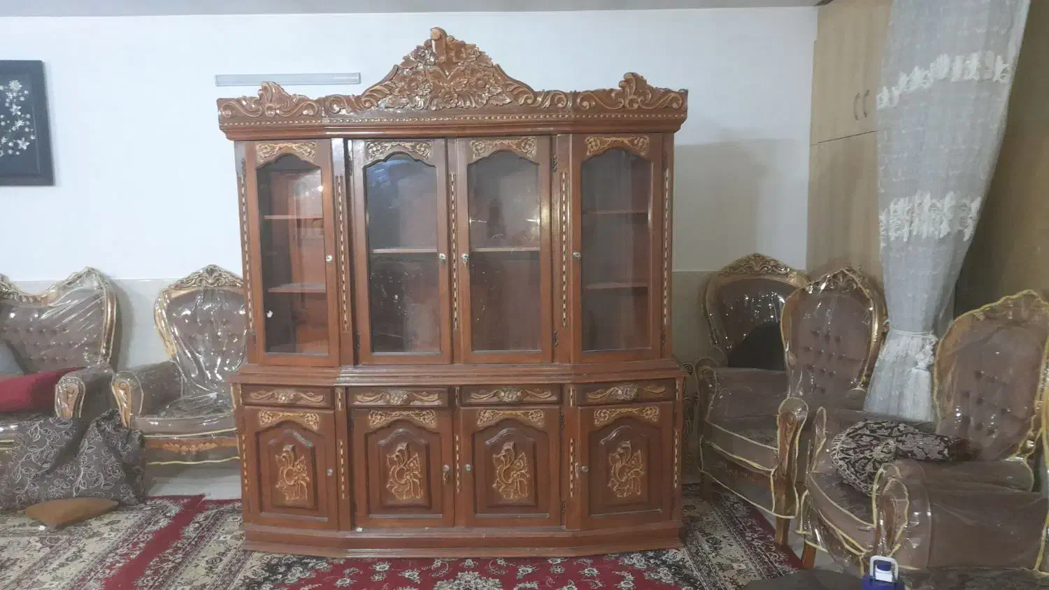 یک عدد ویترین|بوفه، ویترین، کنسول|اصفهان, پرتمان|دیوار