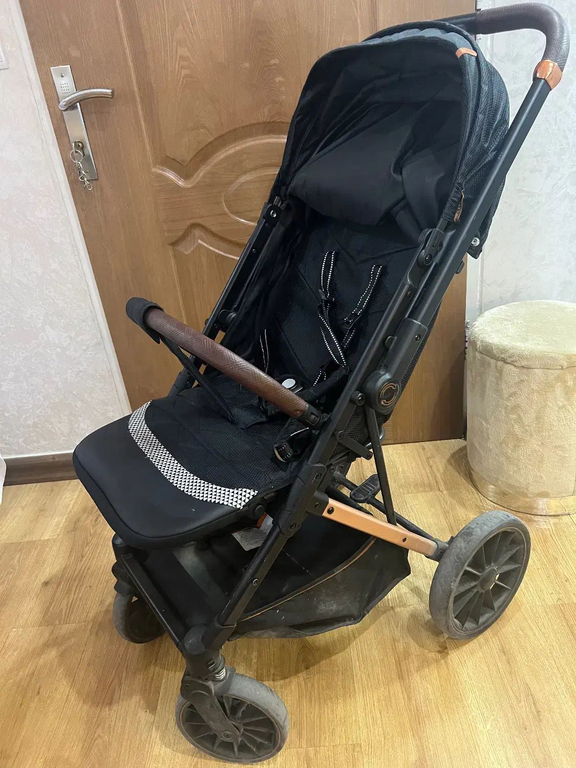 کالسکه بچه|کالسکه و لوازم جانبی|تهران, نیروی هوایی (پیروزی)|دیوار