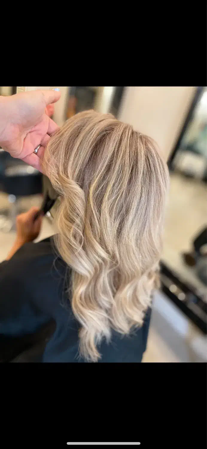 جشنواره تخفیف ۴۰ درصدی سالن روشا در زعفرانیه|خدمات آرایشگری و زیبایی|تهران, زعفرانیه|دیوار