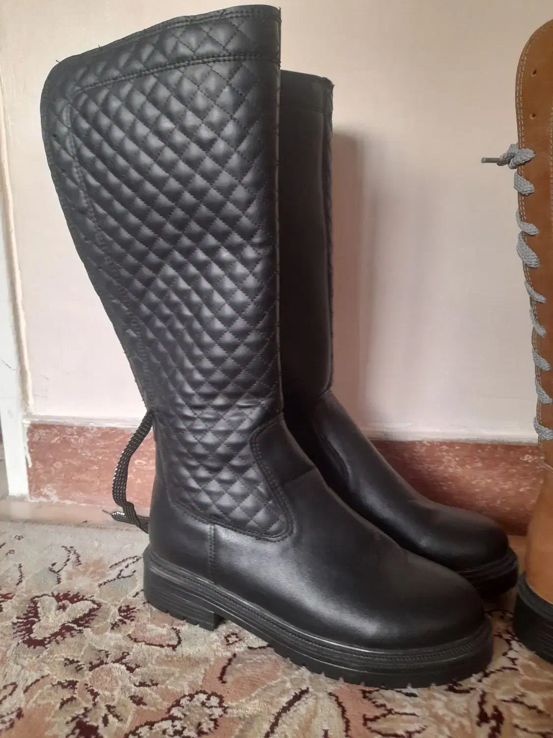 پوتین زنانه ساق بلند،دو جفت|کیف، کفش، کمربند|تبریز, |دیوار