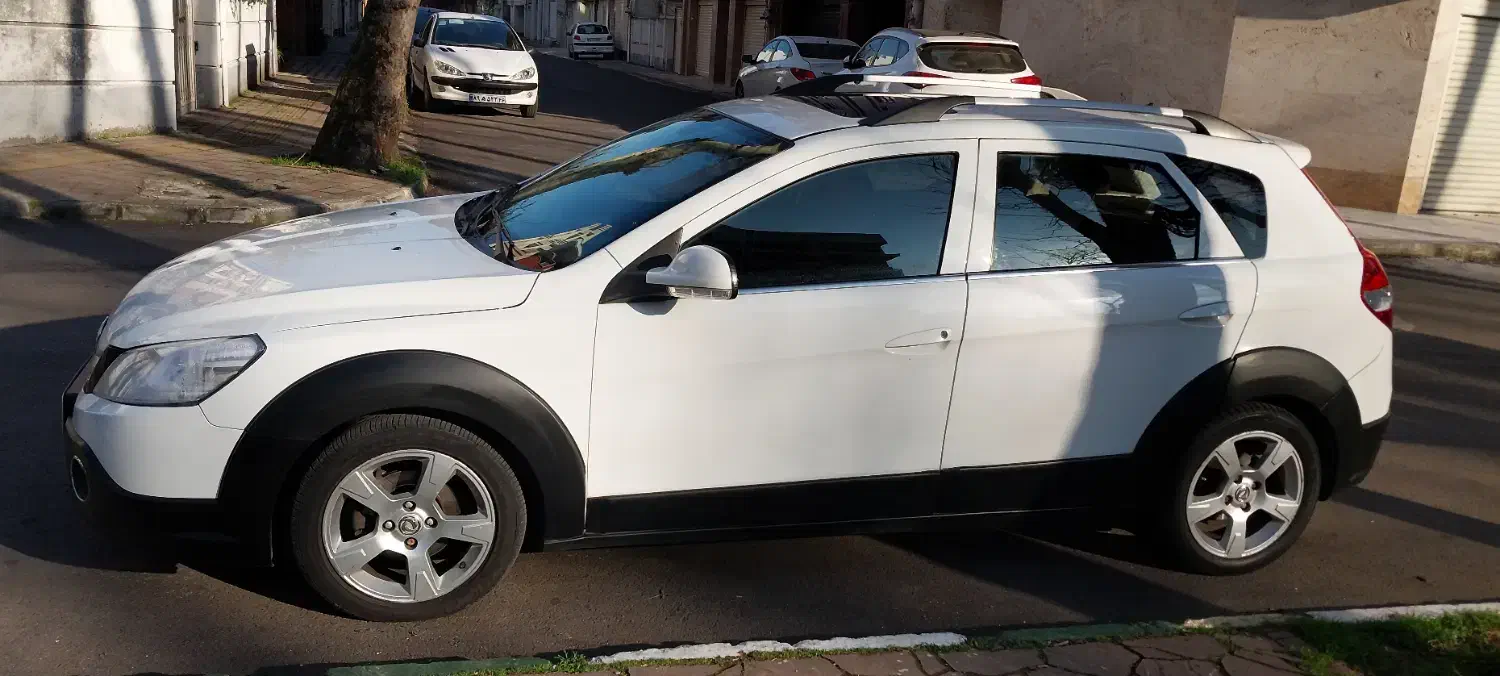 دانگ فنگ H30 کراس سفید ۹۶|خودرو سواری و وانت|رشت, کاکتوس|دیوار