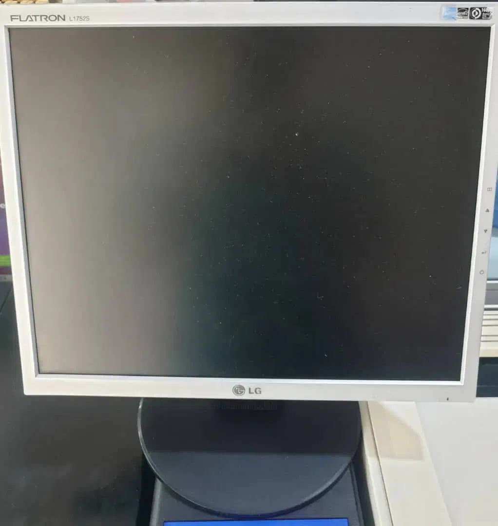 سیستم کامپیوتر|رایانه رومیزی|رامیان, |دیوار