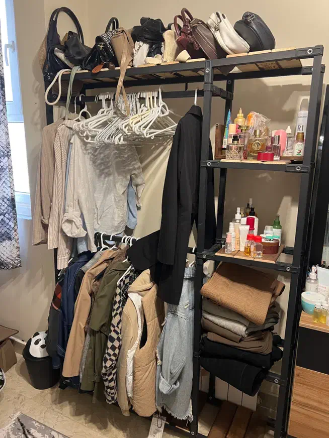 رگال لباس کاملا نو|بندرخت و رخت‌آویز|تهران, صادقیه|دیوار