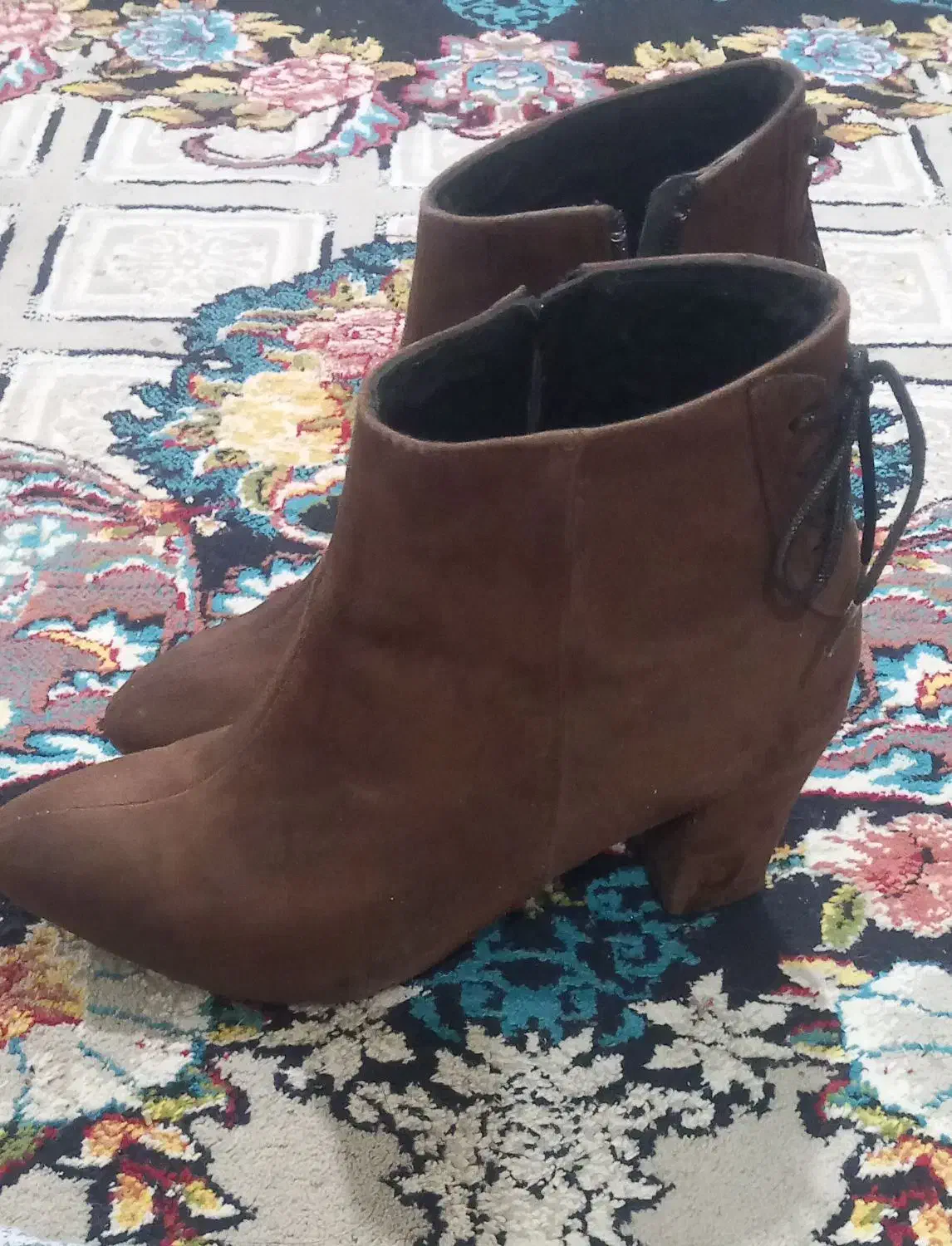 یک جفت چکمه|کیف، کفش، کمربند|شوشتر, |دیوار