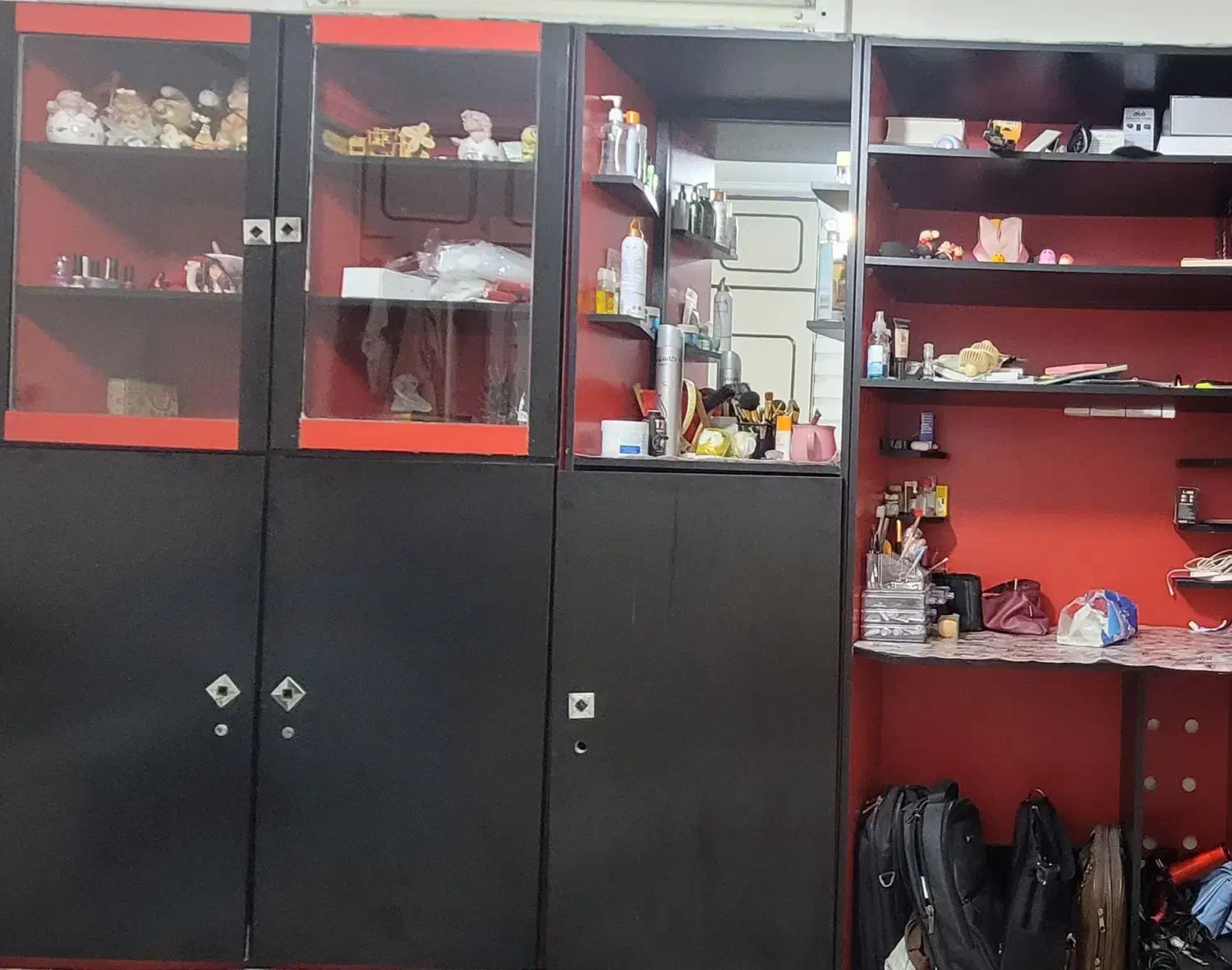 ۴ عدد کمد که سالم و تمیز بدون شکستگی|کتابخانه، شلف، قفسه‌های دیواری|هشتگرد, هشتگرد قدیم|دیوار