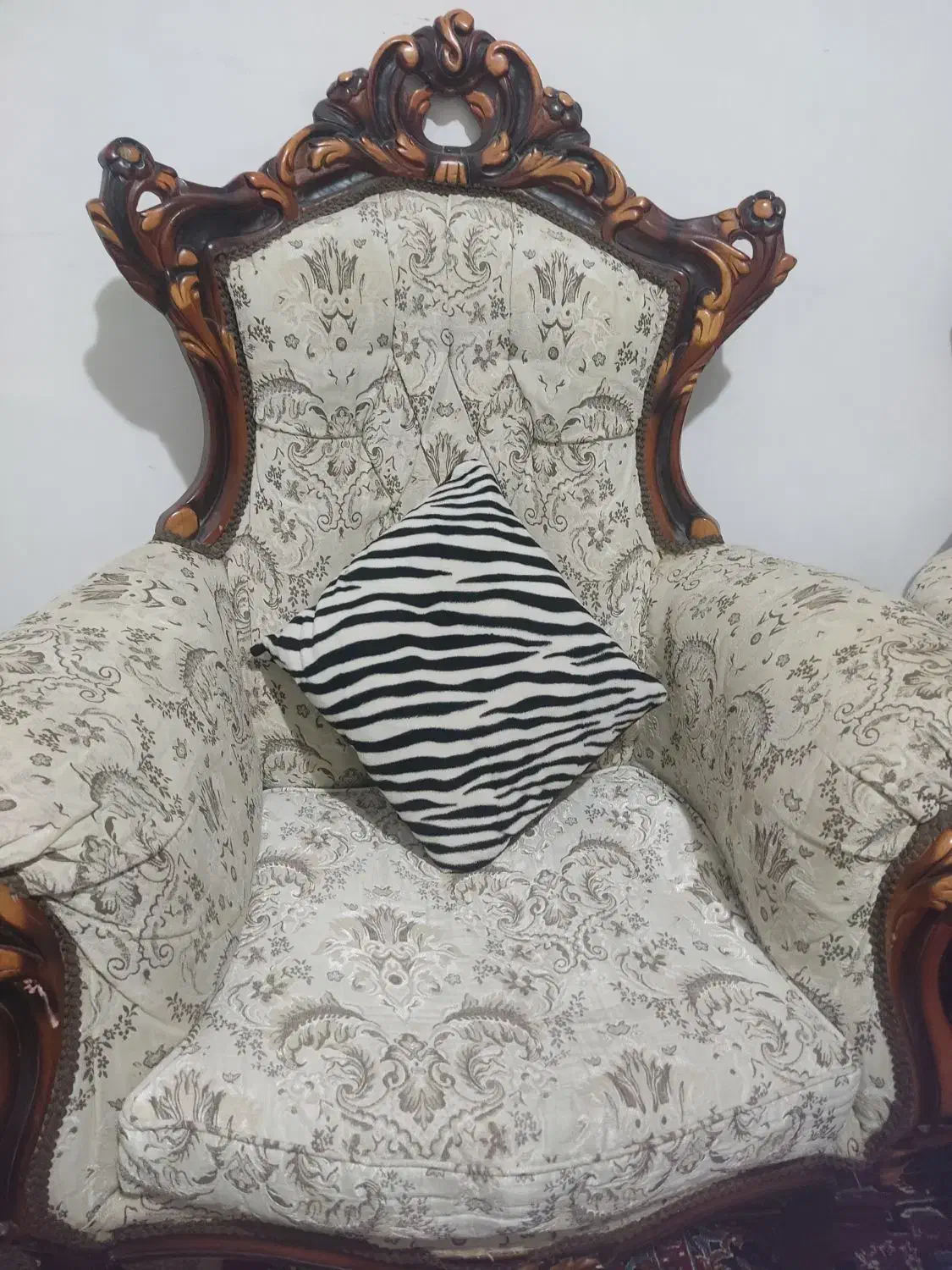 مبل سلطنتی با چوب اصل|مبلمان خانگی و میز عسلی|دهلران, |دیوار