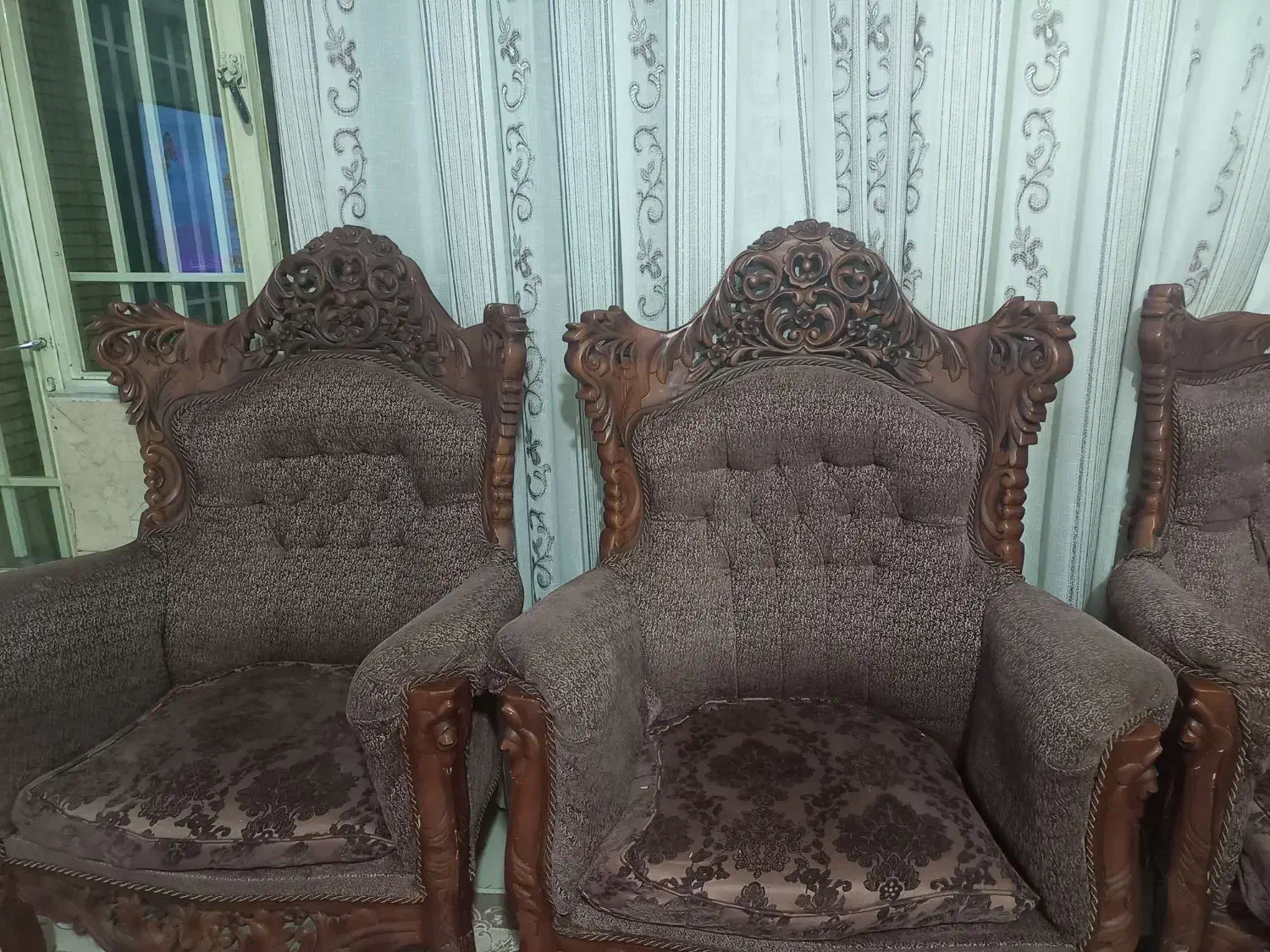 مبل سلطنتی ۹نفره ومیز|مبلمان خانگی و میز عسلی|شاهینشهر, شهرک گلدیس|دیوار