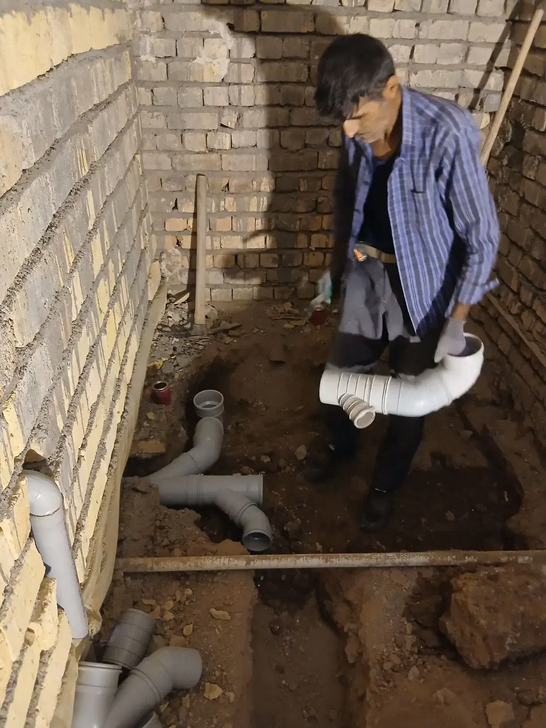 تاسیسات آب وفاضلاب فرهمند|خدمات پیشه و مهارت|قم, نخودی|دیوار