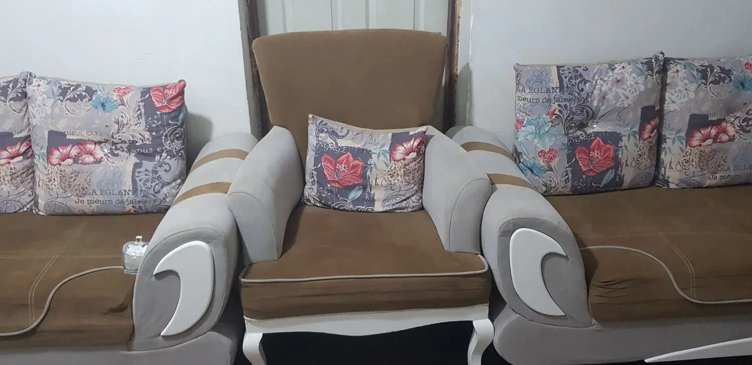 مبل سالم وتمیز|مبلمان خانگی و میز عسلی|سقز, |دیوار