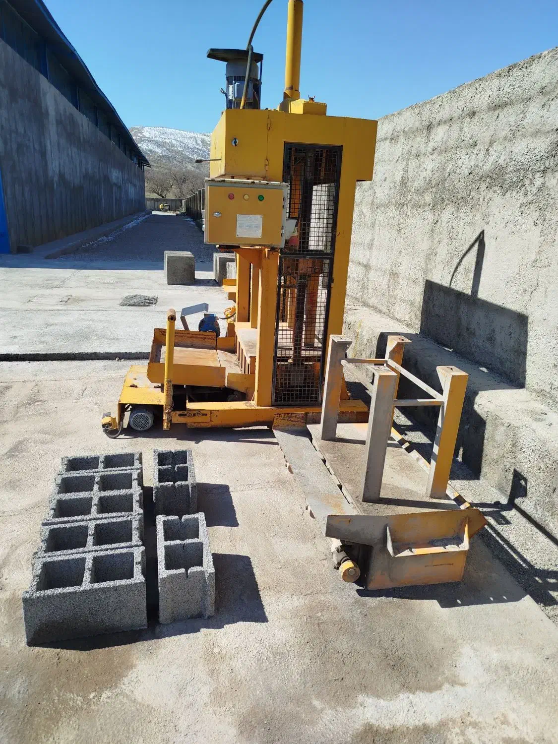 دستگاه بلوک زنی نیمه اتوماتیک|ماشینآلات صنعتی|تهران, زمزم|دیوار