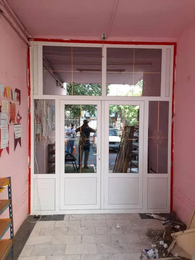 درب و پنجره پی وی سی|خدمات پیشه و مهارت|اراک, |دیوار