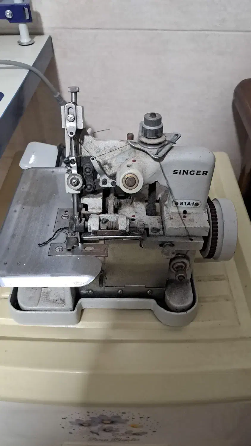 سردوز|چرخ خیاطی و ریسندگی|حمیدیا, |دیوار