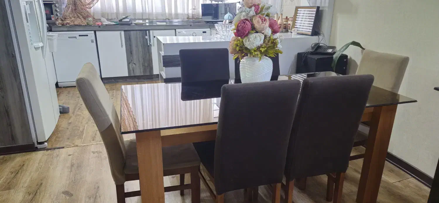 میز نهار خوری شیک|میز و صندلی غذاخوری|مشهد, مشکینی (شهرک غرب)|دیوار